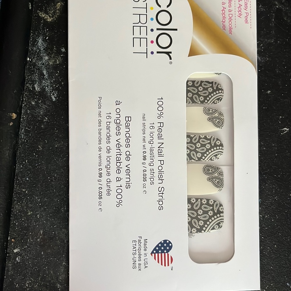Color Street nail polish strips